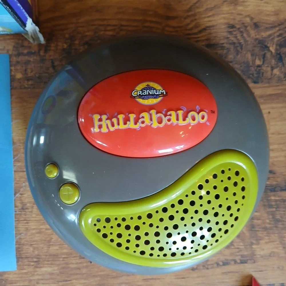 Cranium Hullabaloo Children's Game COMPLETE 2004 Kids Tested Works Vintage